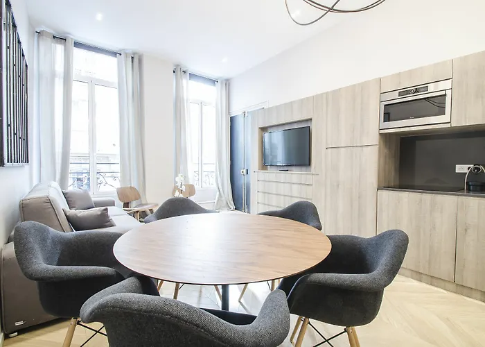 Luxury Apartment In Opera - The Louvre